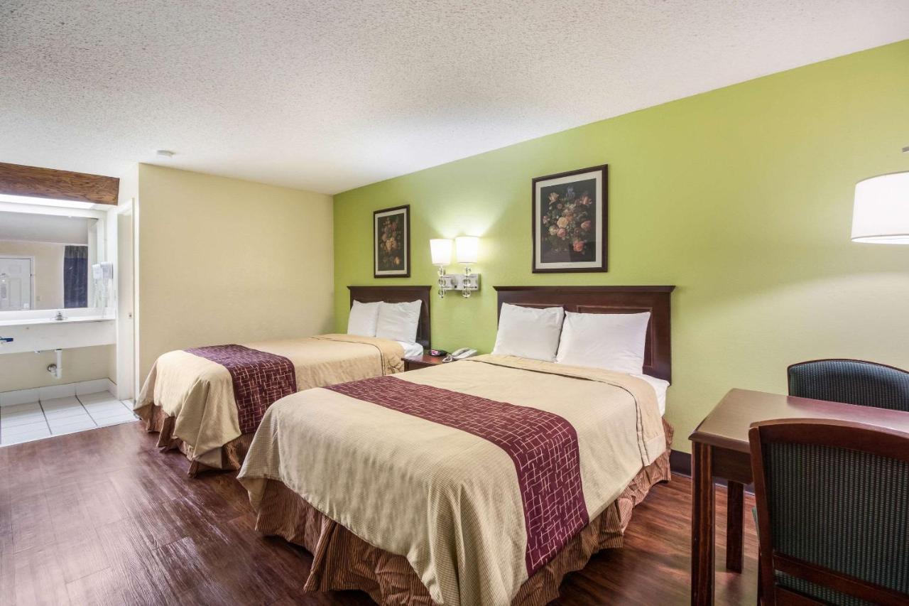 Rodeway Inn Bolivar Экстерьер фото