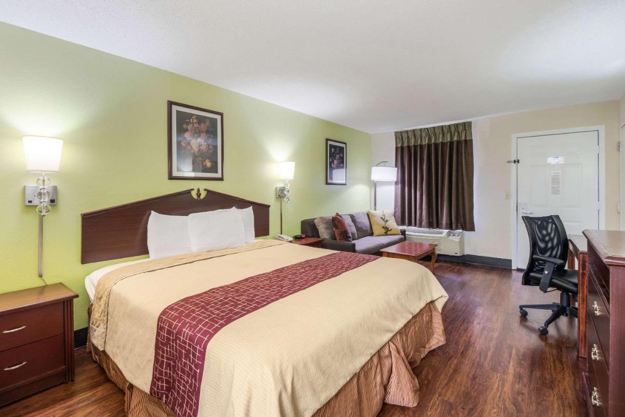 Rodeway Inn Bolivar Экстерьер фото